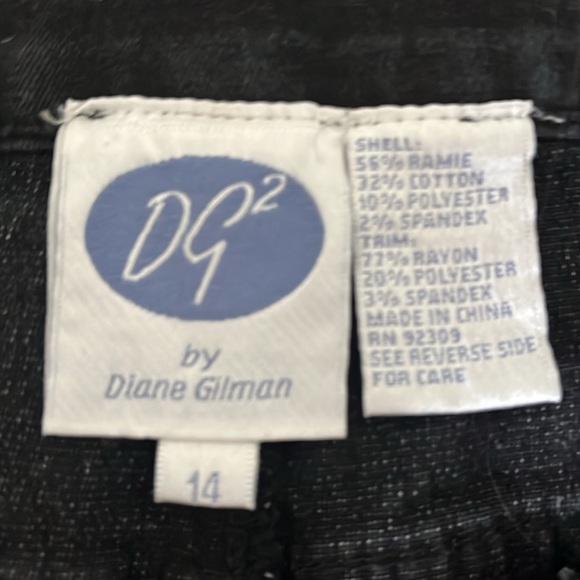 Woman’s Diane Gilman Jeans with Leather look Accents - Picture 2 of 6